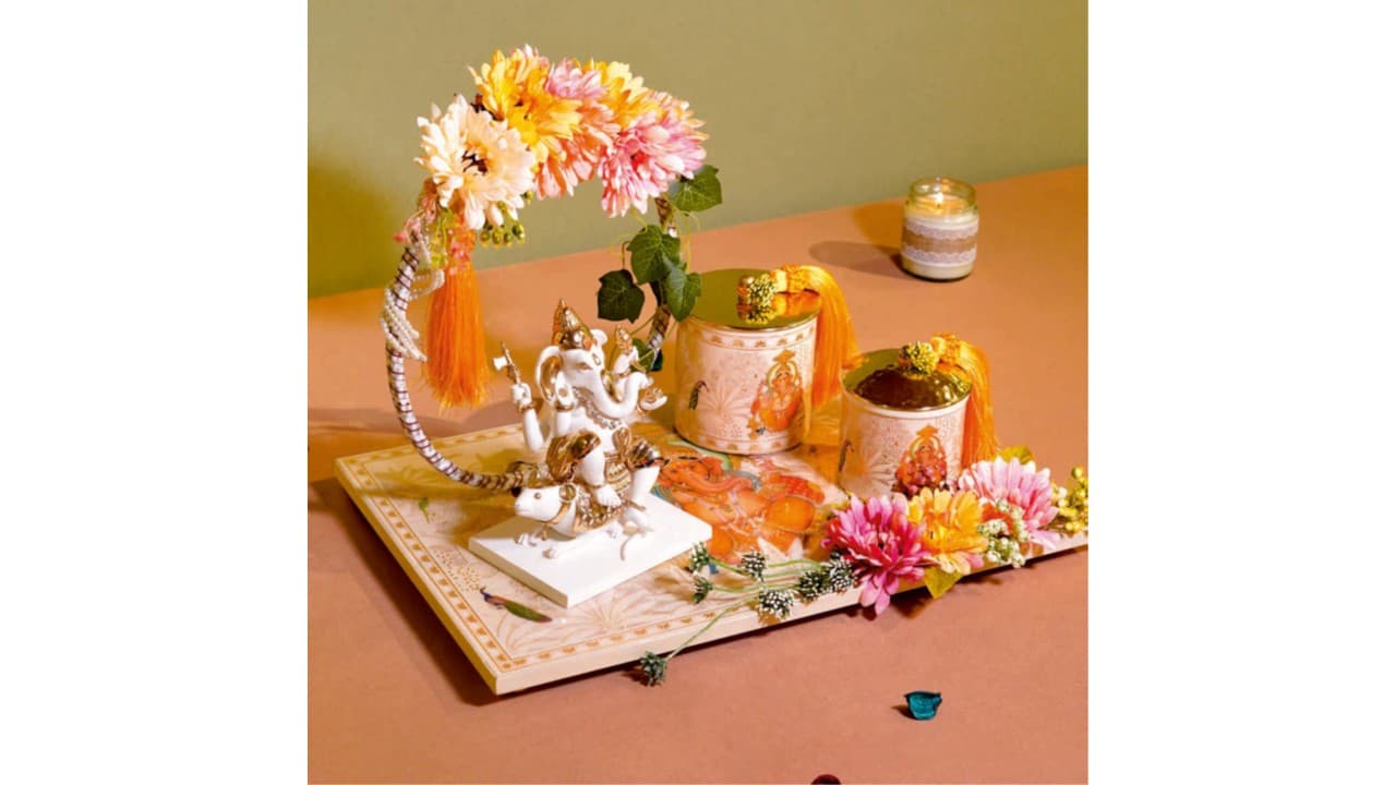 Ganesha Blessing Hamper — Porcelain & enamelled tin