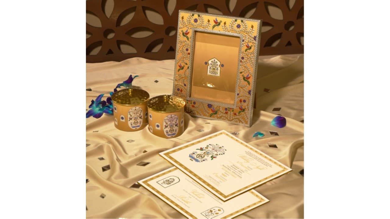 Pichwai Shagun Card & Candle Set — Gilded board & glass